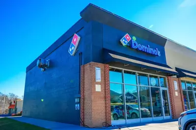 domino's exterior